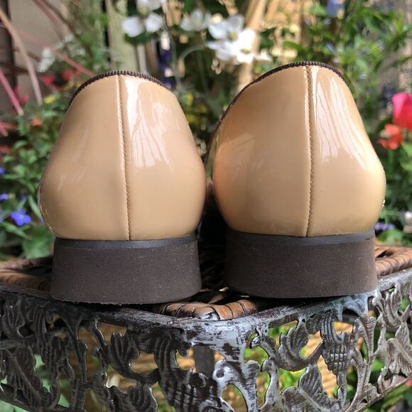 My Ferragamo Italian Designer Nude Patent Leather Flats - Picture 5 of 10